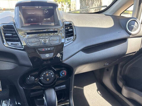 2015 Ford Fiesta SE