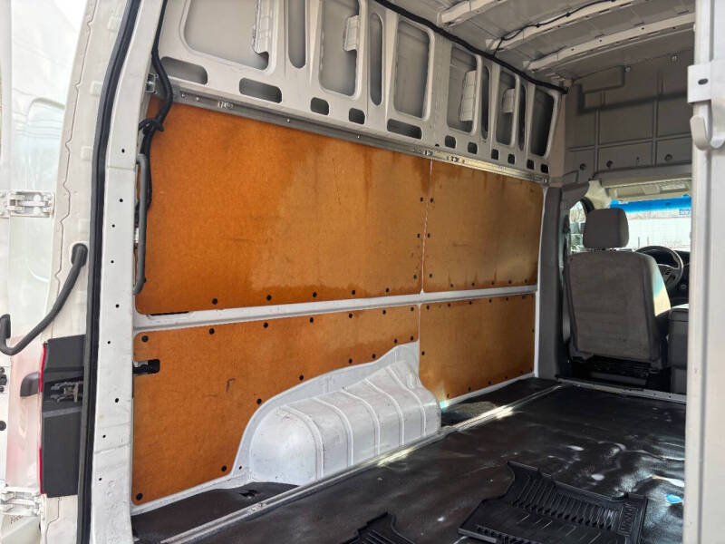 2020 Nissan NV Cargo SV photo 23