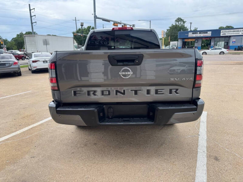 2023 Nissan Frontier SV