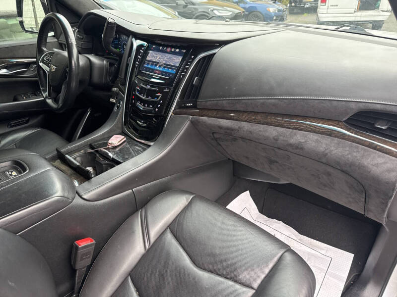 2016 Cadillac Escalade Platinum