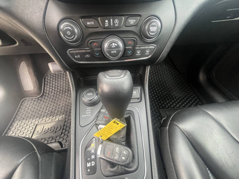 2019 Jeep Cherokee Latitude Plus