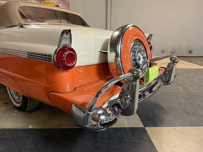 1956 Ford Sunliner