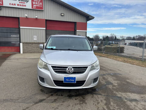 2011 Volkswagen Routan SE