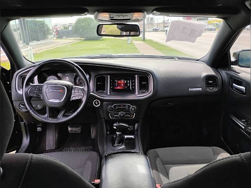 2017 Dodge Charger SE