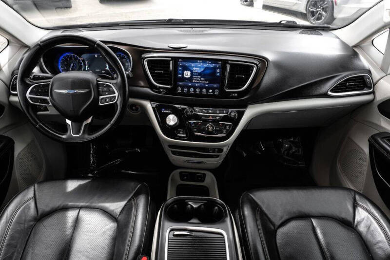 2018 Chrysler Pacifica Touring L Plus