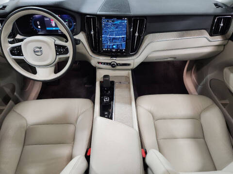 2023 Volvo XC60 Recharge T8 Plus Bright Theme