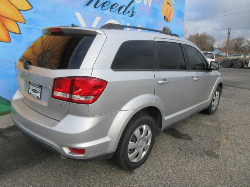 2012 Dodge Journey SXT photo 11