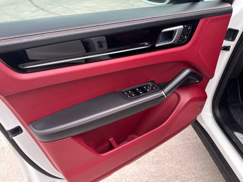 2022 Porsche Cayenne Coupe Platinum Edition