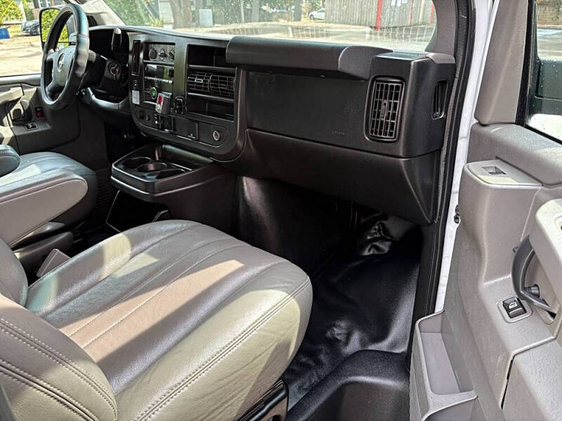 2017 GMC Savana 3500
