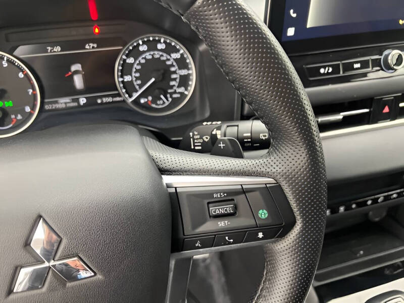2025 Mitsubishi Outlander SE