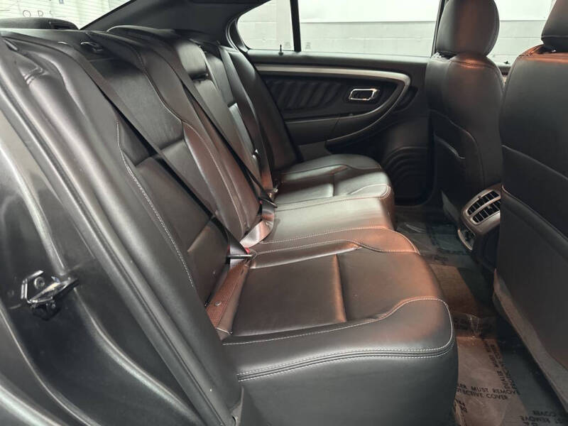 2018 Ford Taurus SEL