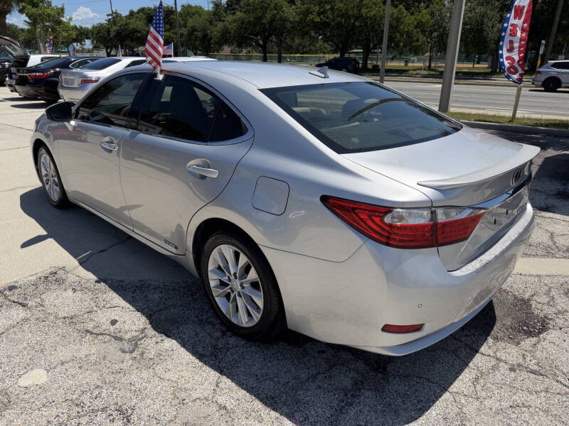 2013 Lexus ES 300h