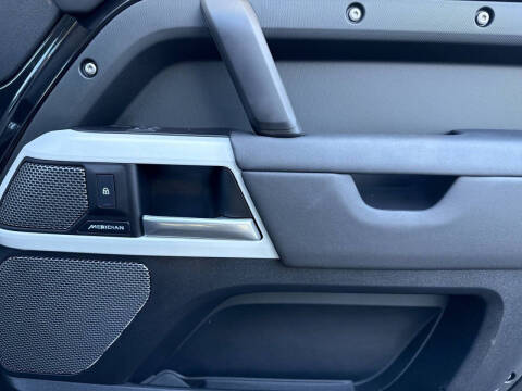 2024 Land Rover Defender 110 P300 S