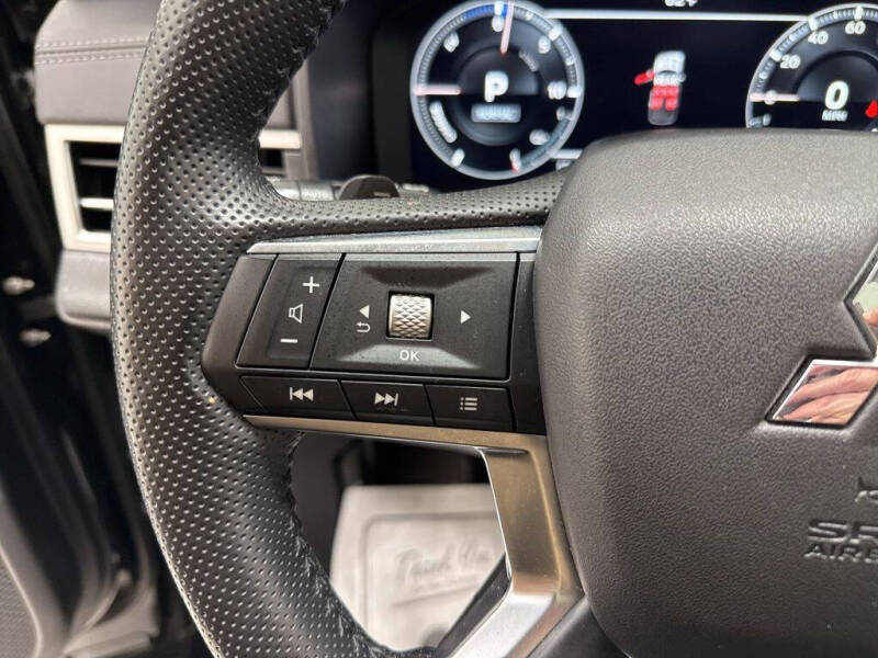 2024 Mitsubishi Outlander PHEV SE