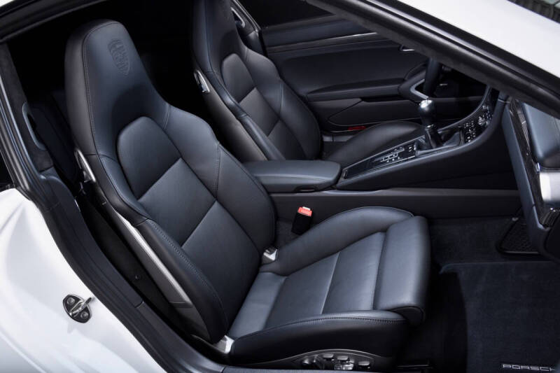 2018 Porsche 911 Carrera GTS