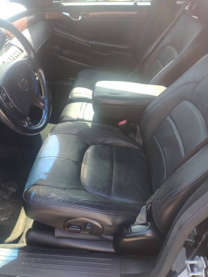 2005 Cadillac DeVille Limousine - $6,450