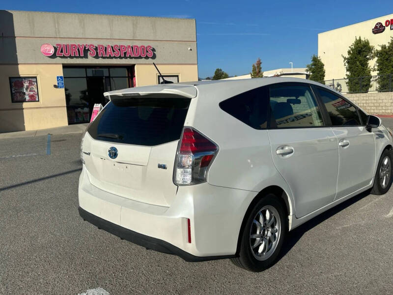 2017 Toyota Prius v