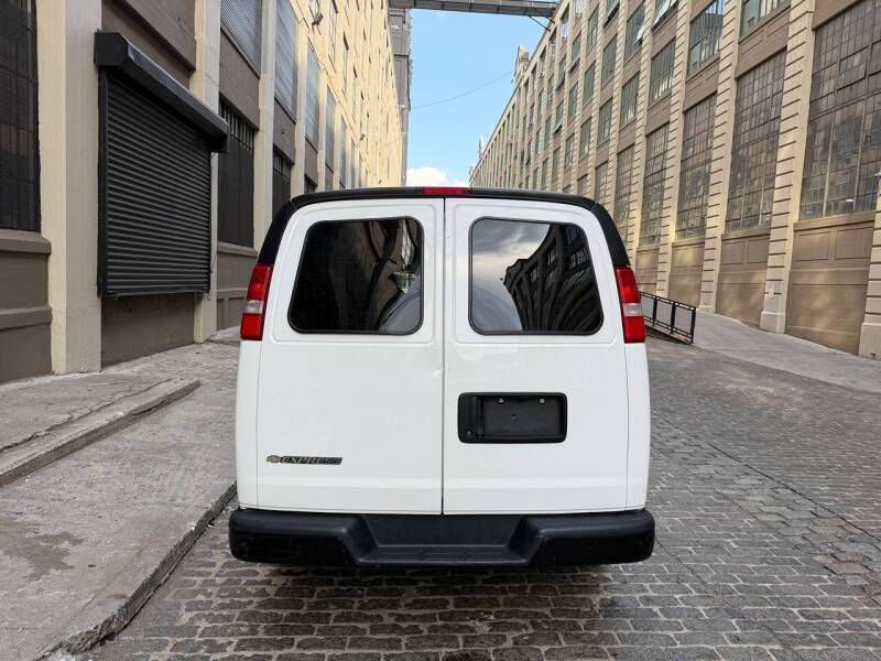 2020 Chevrolet Express 2500