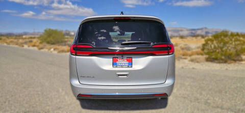 2026 Chrysler Pacifica Select