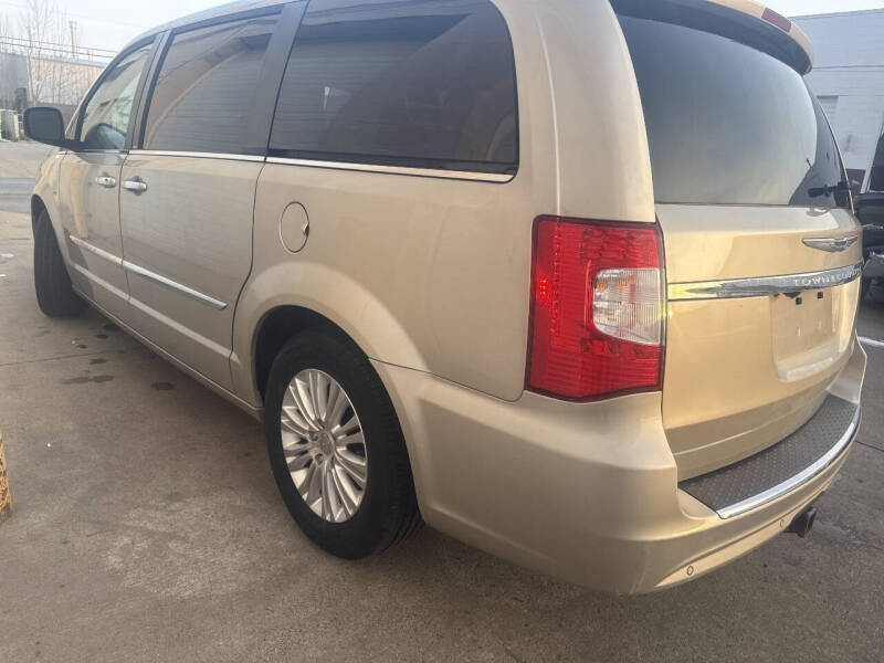 2014 Chrysler Town and Country Limited