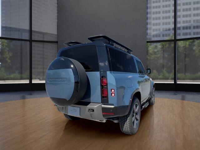 2025 Land Rover Defender 90 P400 X-Dynamic SE