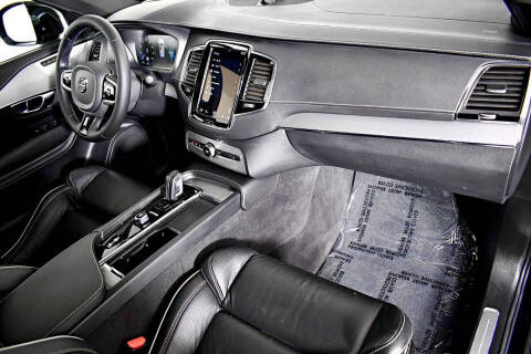 2022 Volvo XC90 Recharge T8 R-Design