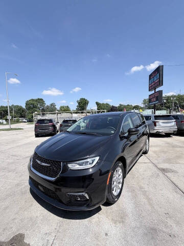 2023 Chrysler Pacifica Touring L