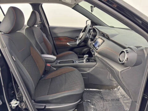 2022 Nissan Kicks SR