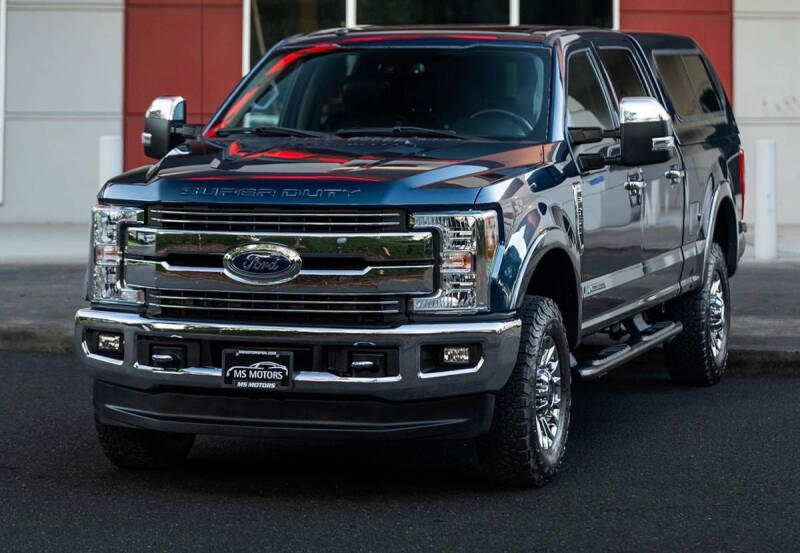 2018 Ford F-350 Super Duty Lariat's photo