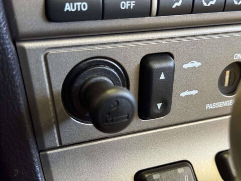 2004 Ford Thunderbird Deluxe