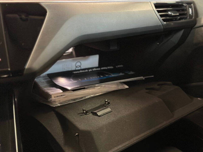 2019 Audi e-tron quattro Prestige