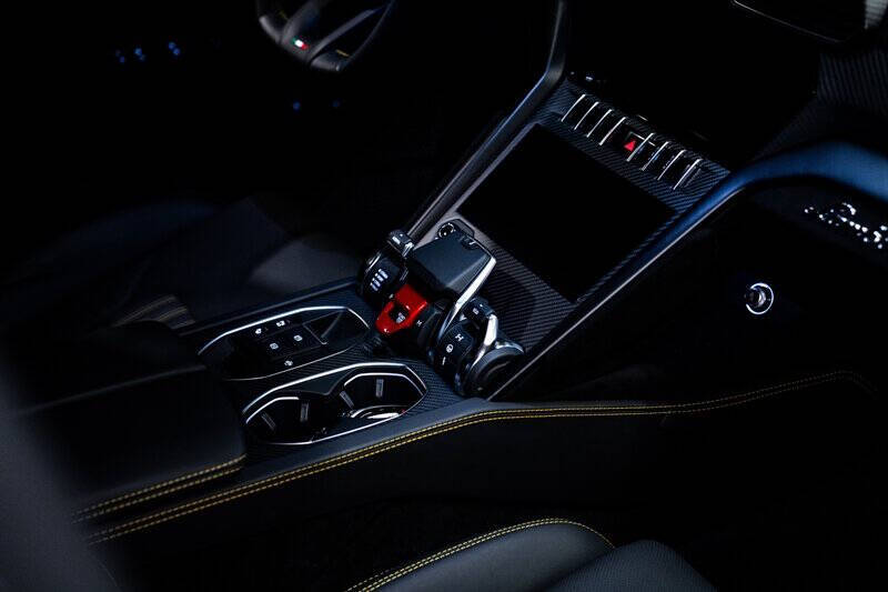2023 Lamborghini Urus Performante