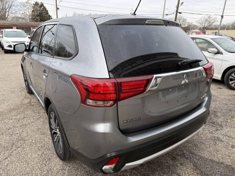 2016 Mitsubishi Outlander SE