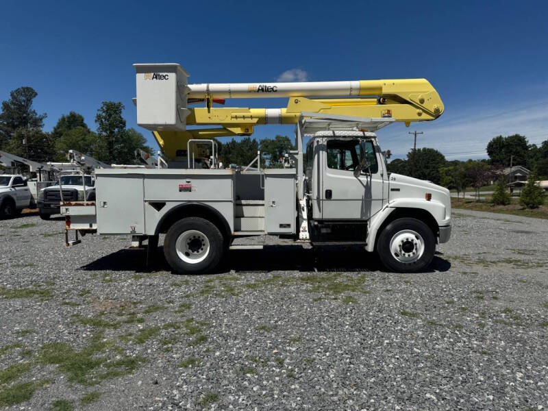 2003 Freightliner FL70