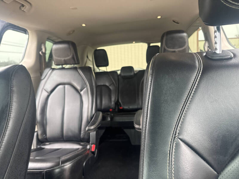 2020 Chrysler Voyager LXi