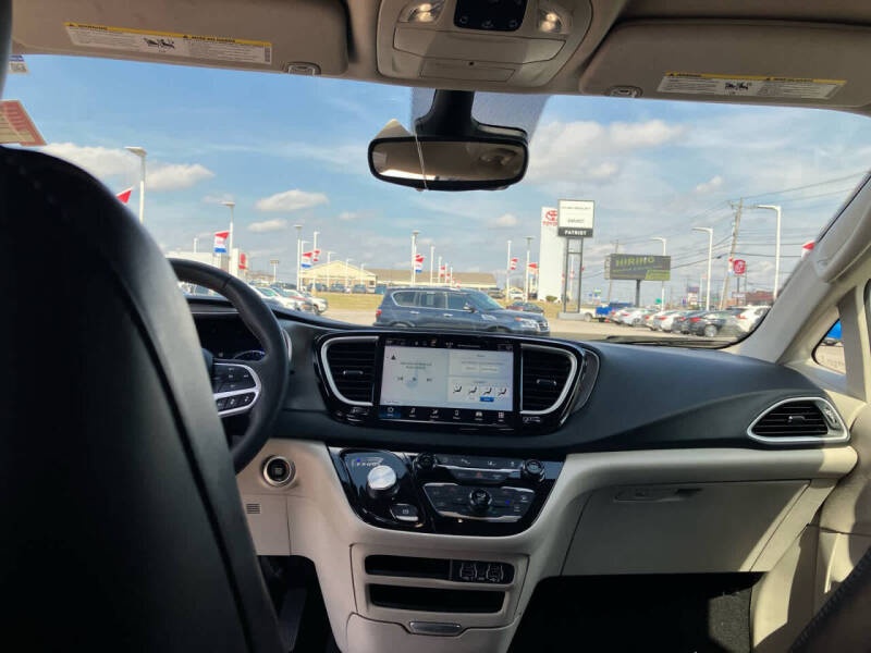 2023 Chrysler Pacifica Touring L