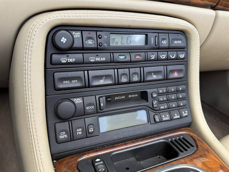 2005 Jaguar XK-Series 28