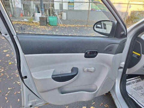 2009 Hyundai Accent GLS