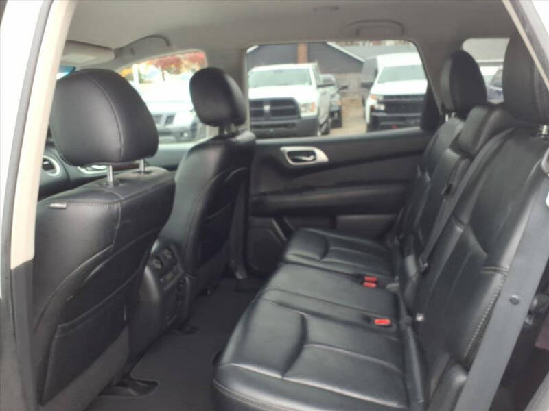 2016 Nissan Pathfinder SL