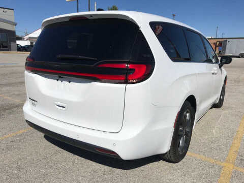 2026 Chrysler Pacifica Select