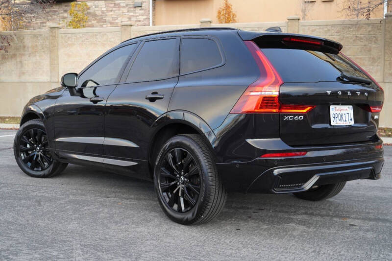 2025 Volvo XC60 B5 Plus Dark Theme