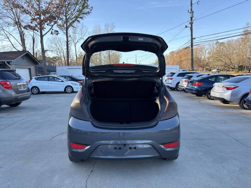 2012 Hyundai Accent SE