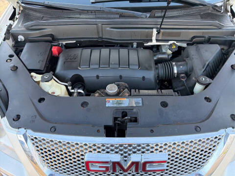 2011 GMC Acadia Denali