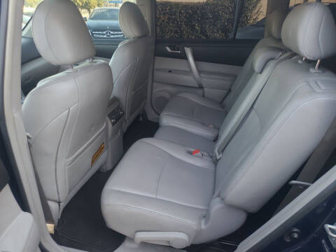 2013 Toyota Highlander SE