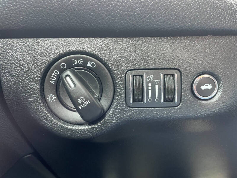 2016 Dodge Challenger SXT Plus