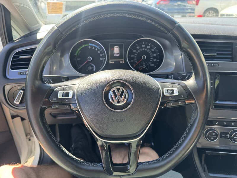 2015 Volkswagen e-Golf SEL Premium