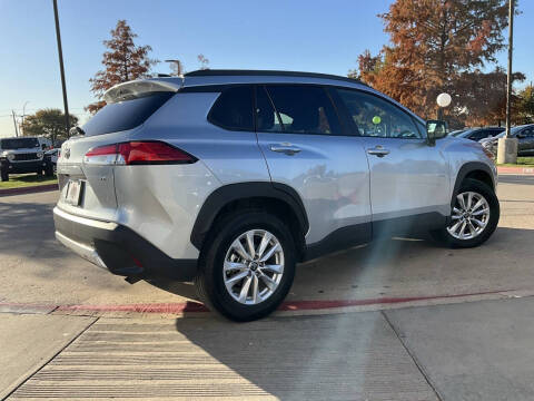 2025 Toyota Corolla Cross LE