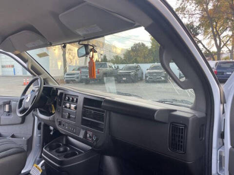 2025 Chevrolet Express 2500