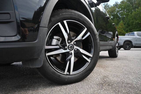 2025 Volvo XC40 B5 Core Bright Theme