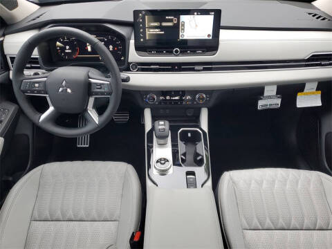 2025 Mitsubishi Outlander SEL Platinum Edition